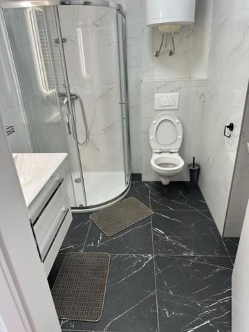 Gostilna In Apartmaji Zlati Lev - มาริบอร์ ภายนอก รูปภาพ
