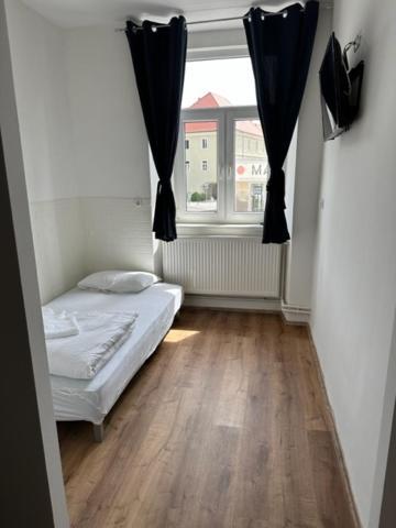 Gostilna In Apartmaji Zlati Lev - มาริบอร์ ภายนอก รูปภาพ